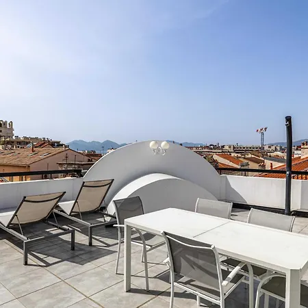Apartmán Luxury Penthouse 120 M2 In The Heart Of *