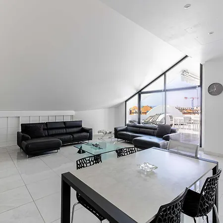 Luxury Penthouse 120 M2 In The Heart Of Cannes